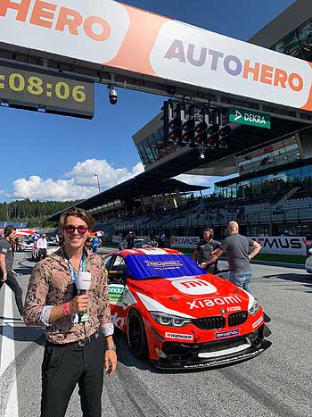 … bei der Moderation am Red Bull Ring für Mediamarkt Deutschland (©Foto: privat)